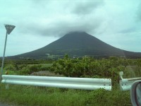 開聞岳（車窓から）