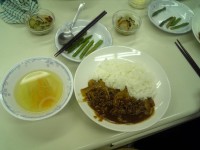 本日の料理　ハヤシライス 野菜のピクルス スープ