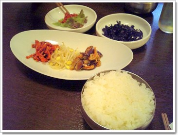 スンドゥブチゲ定食のおかず