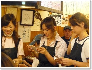 居酒屋浩司で働く学生諸君