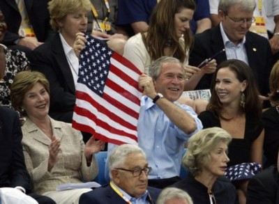 ブッシュ大統領が大はしゃぎ観戦「星条旗よ永遠なれ」