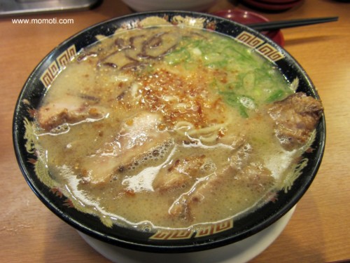 鹿児島ラーメン 豚とろ 天文館本店でランチ 鹿児島市山之口町 モモログ3