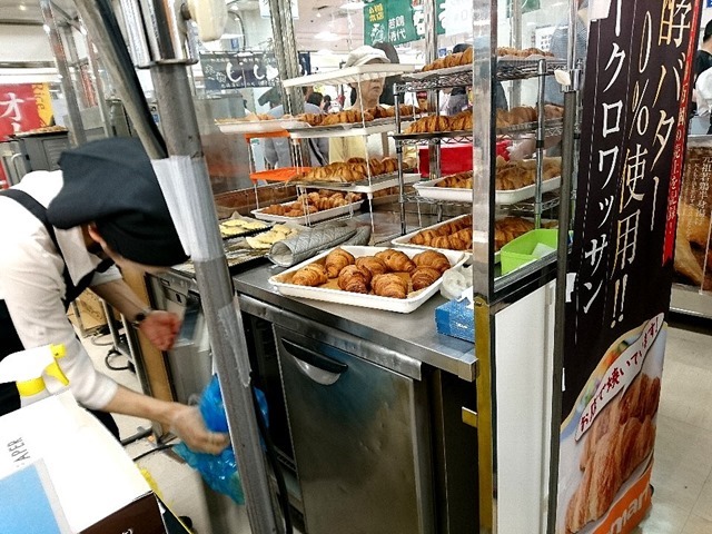 クロワッサンを焼く