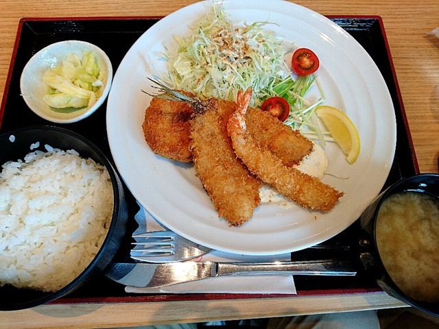 アジミックスフライ（アジフライ・吉池コロッケ・エビフライ）定食