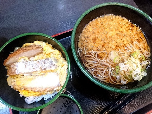 かつ丼セット（たぬきそば）