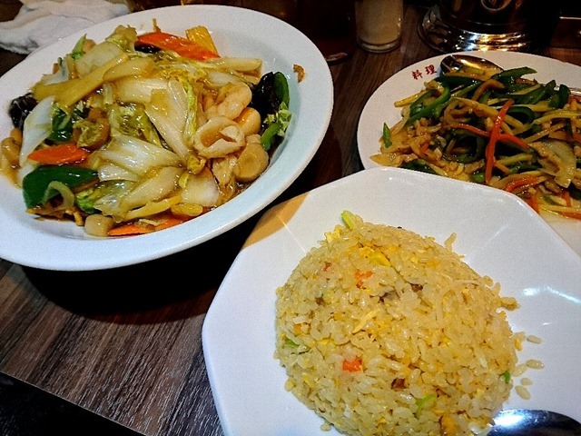 かた焼きそばとチャーハンの定食