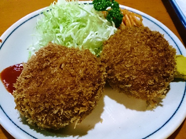 浅草最強のメンチカツ