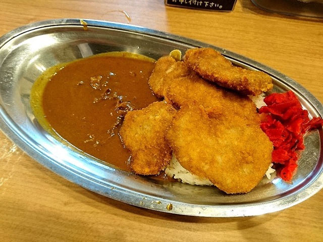 はみ出るヒレカツカレー（小盛り）