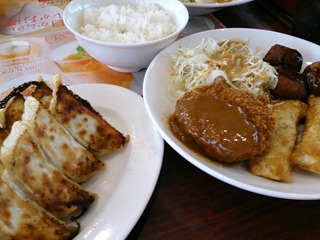 肉団子の黒酢ソース＆メンチカツ＆棒揚げ餃子と餃子