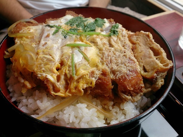 ロッジ赤石のかつ丼大盛り