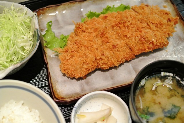 カツレツラートのとんかつ定食