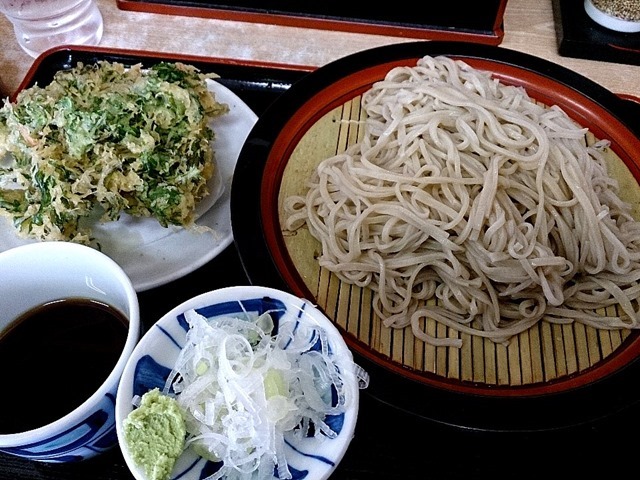 ねぎどんの特盛と春菊天