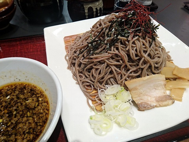 黒つけ蕎麦のメガ盛