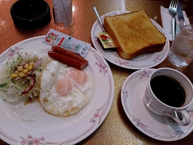 ニュートーキョーで朝食