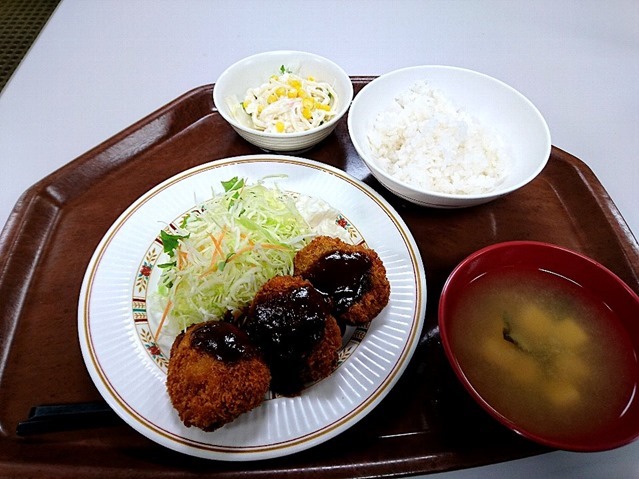 ピーマンの肉詰めフライ定食（小鉢付き）