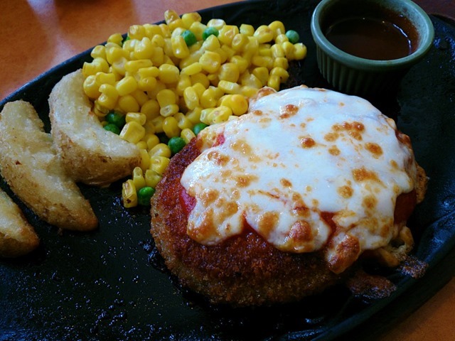 牛挽肉のチーズカツレツ