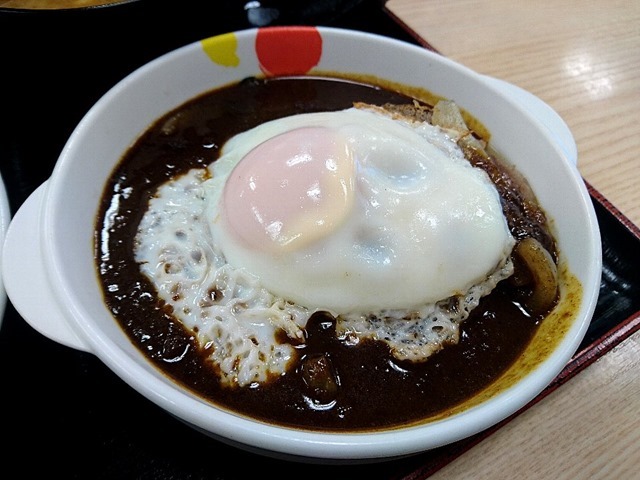 エッグハンバーグカレー