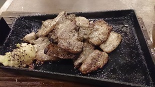 黒豚炭火焼き