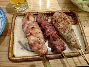 焼き鳥8本セットのうち3本