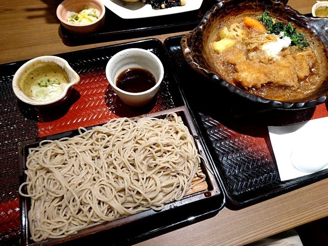 チキンかあさん煮＋せいろ蕎麦(大盛）