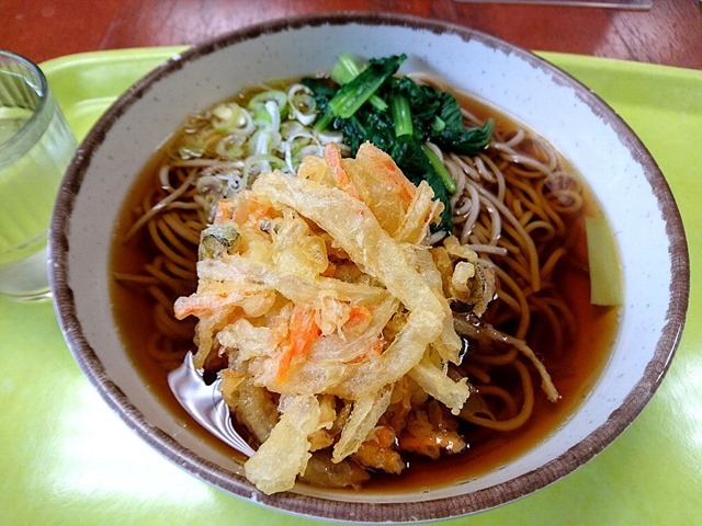 かき揚げ蕎麦の大盛り