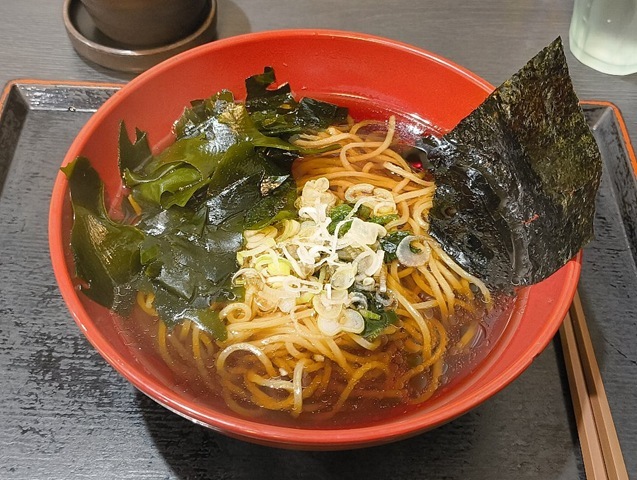 中華そばと三陸 わかめで三陸わかめ中華そば