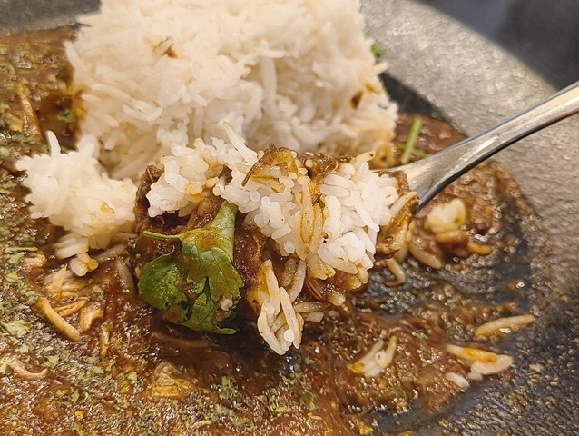 全部をごちゃごちゃにして混ぜて食べる