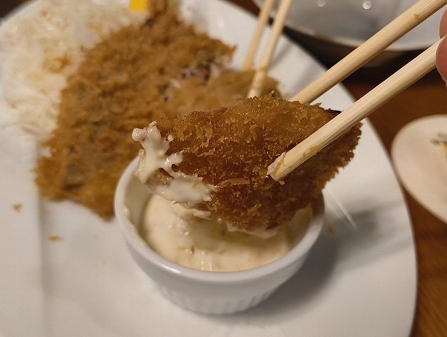 長崎県産アジフライを食べる