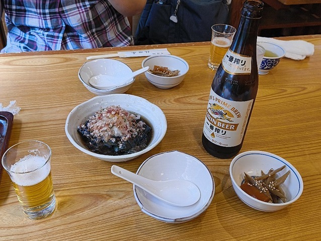 ビールと冷やすなすときんぴらごぼう