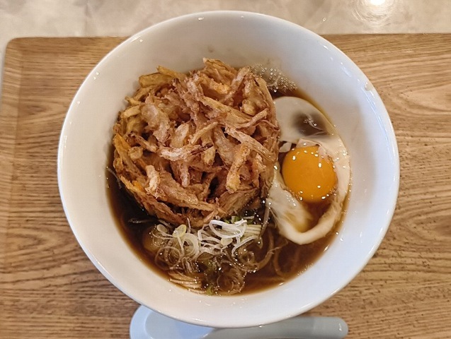 「風雷庵 浅草本店」で「天玉そば」でランチ。色々と言いたい「蕎麦」だったけれど、まあ、うまかったので許すのだよ（笑）。（風雷庵 浅草本店：花川戸一丁目）