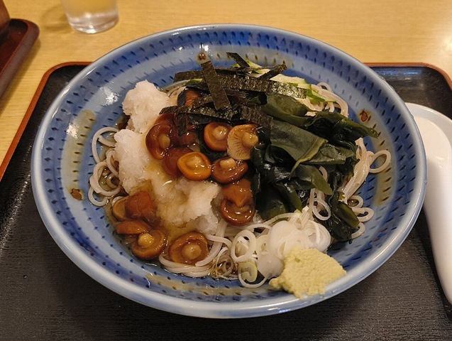 冷しなめこおろし