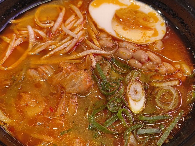 納豆とキムチと茹で玉子ともやしと