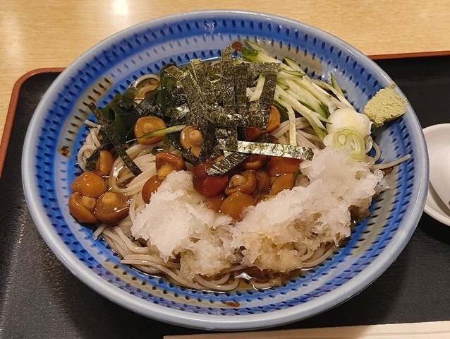 冷しなめこおろし