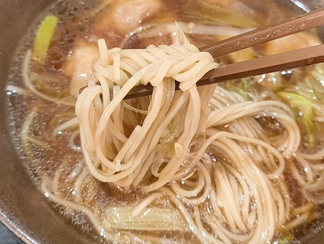 蕎麦も手繰る