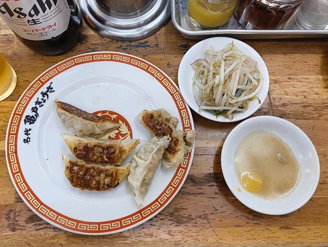 一皿目ともやしとタレ（胡椒と酢）