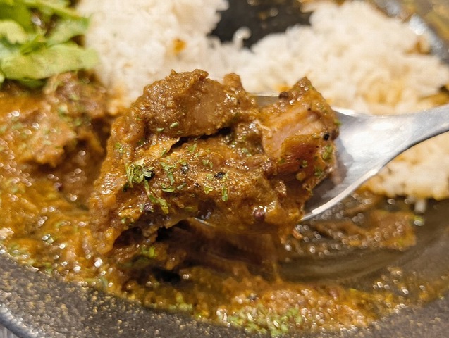 ポークを食べる