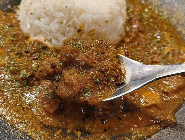 ポークを食べる