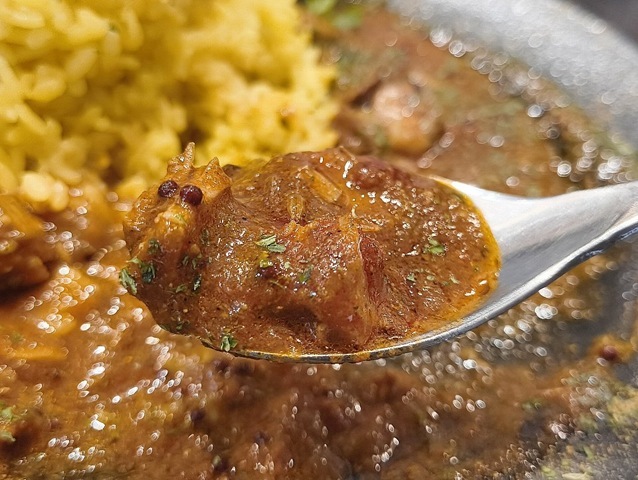 ポークを食べる