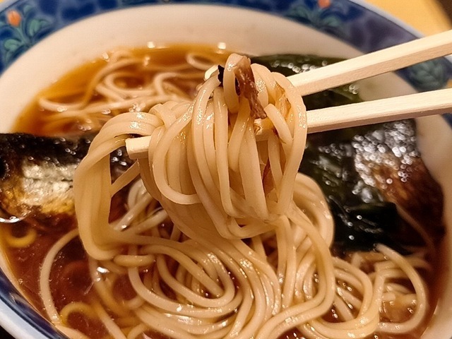 蕎麦を手繰る