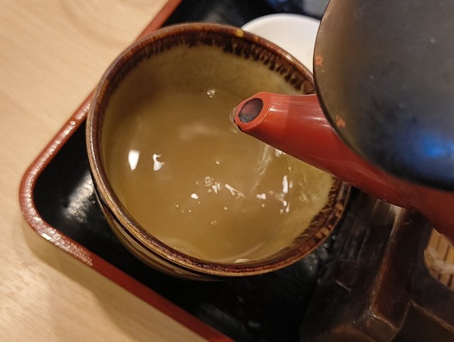 蕎麦湯を呑む