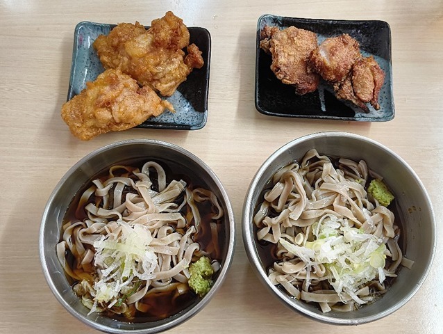 冷し鶏天太麺そばと冷し唐揚げ太麺そば