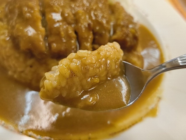ライスを食べる