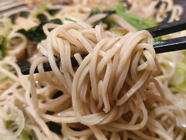 蕎麦を手繰る