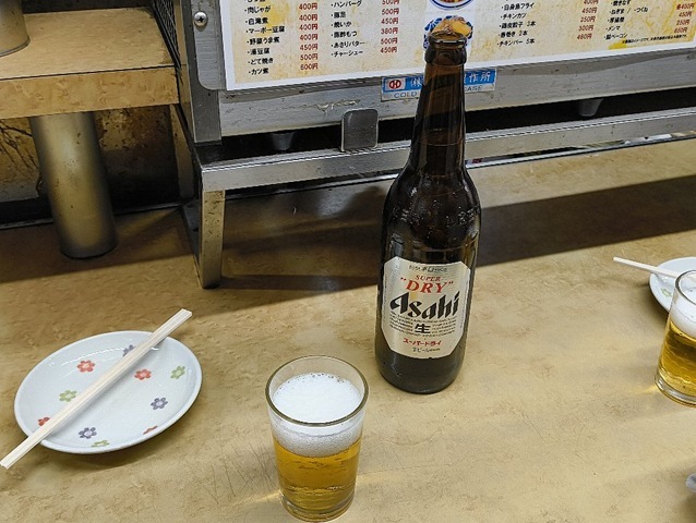 大瓶はアサヒスーパードライ