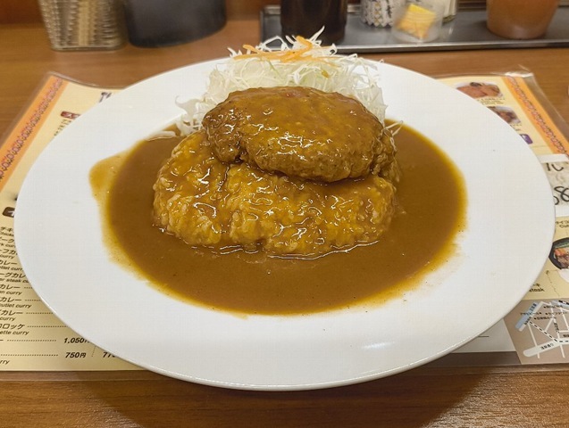ハンバーグカレー（半ライス）