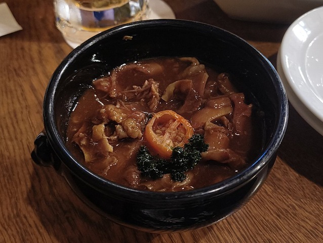 ビヤホールの煮込み