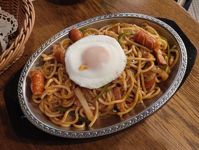 炒めスパゲティ ナポリタン