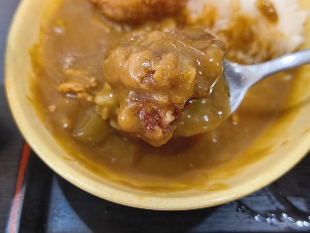 唐揚げをカレーと食べてみる