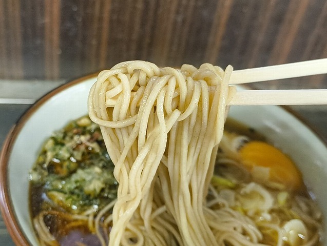 蕎麦を手繰る