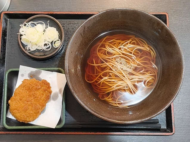 かけそば＋コロッケ